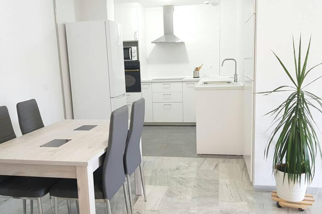 Playa Escollera Apartment Estepona Bagian luar foto